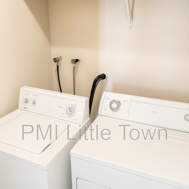 Building Photo - 13290 E Jewell Ave