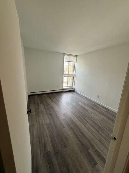 Building Photo - 3402 N Oakland Ave