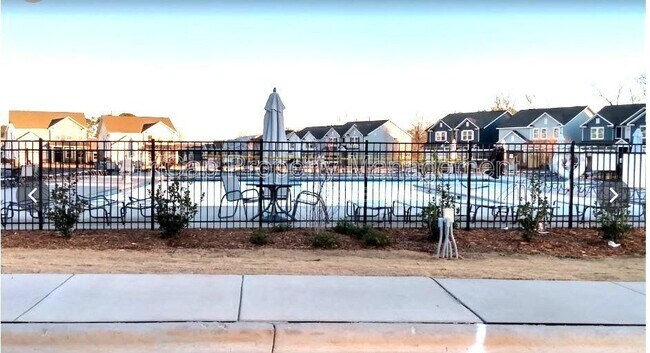 Building Photo - 416 Glen Clova Dr