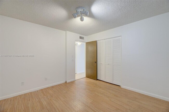 Building Photo - 2471 SW 82nd Ave
