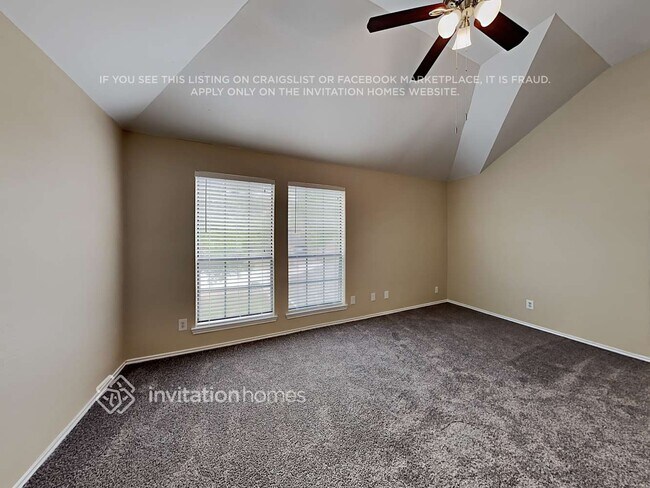 Building Photo - 927 Sylvan Creek Dr