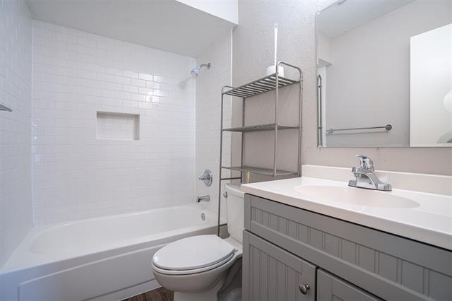 Building Photo - 2911 Forest Creek Dr