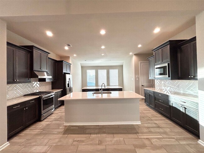 Building Photo - 5806 Pecos Ct