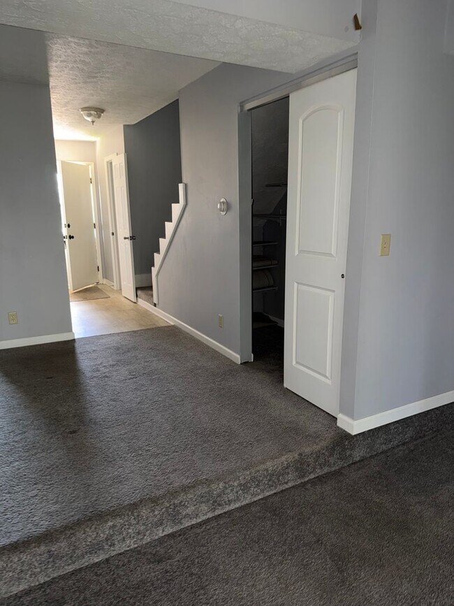 Building Photo - 2712_AUDUBON DR UNIT B