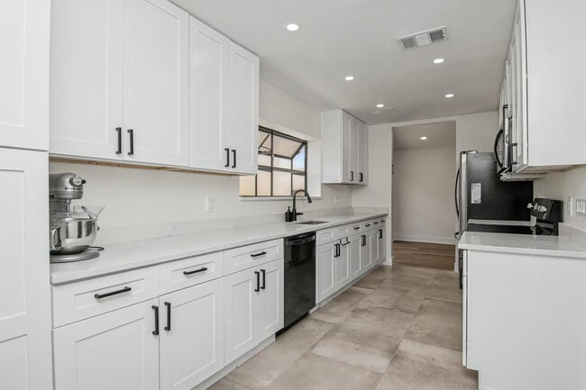 Building Photo - 21440 Campo Allegro Dr
