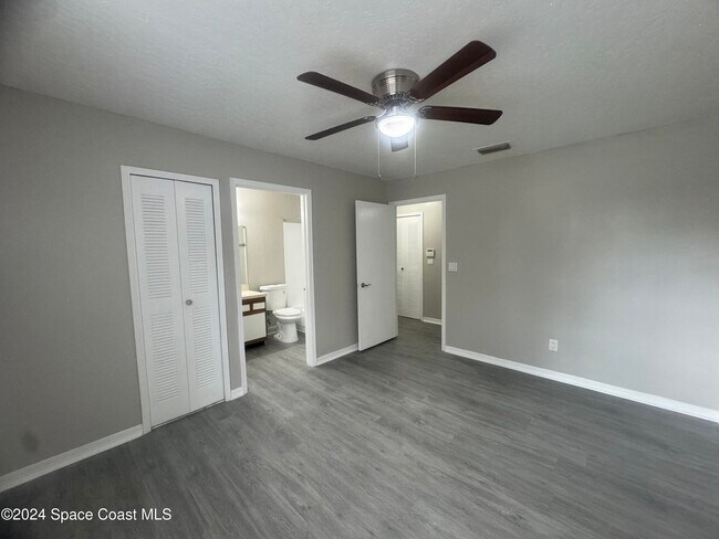 Building Photo - 7667 N Wickham Rd