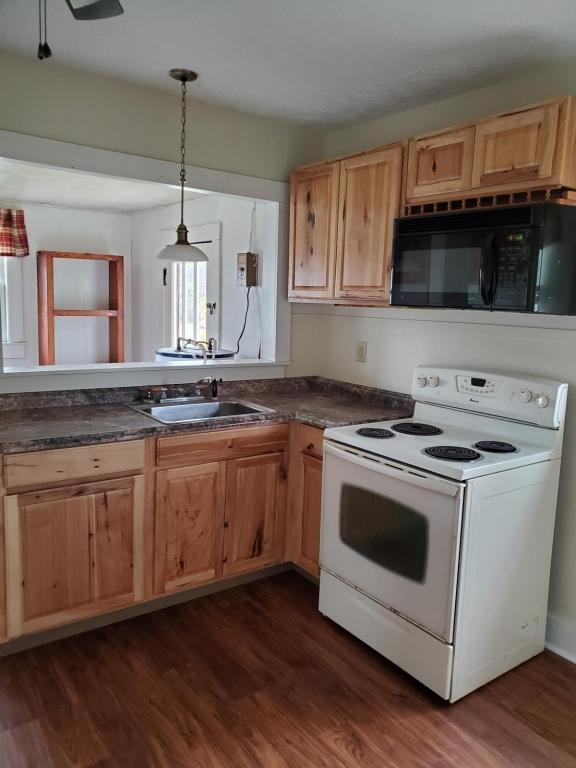 Building Photo - 605 Pocahontas St