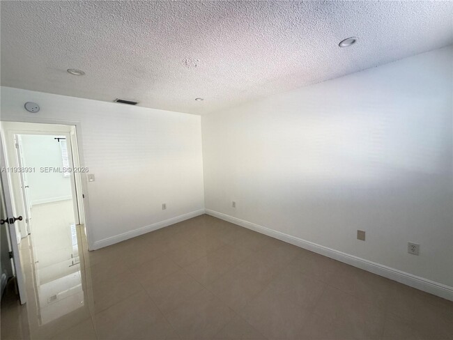 Building Photo - 3375 W 76th St