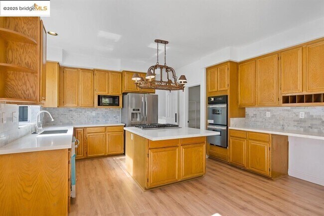 Building Photo - 2250 Prestwick Dr
