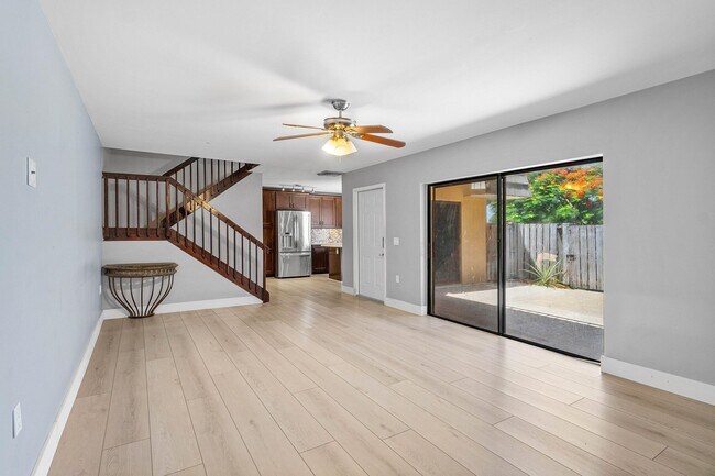 Building Photo - 624 6th Way