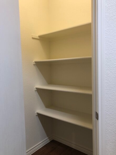 Building Photo - 5708 Lariat Ct