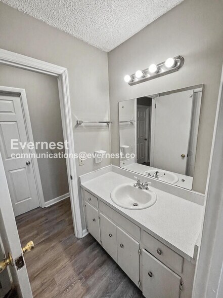 Building Photo - 4274 Sweden Dr