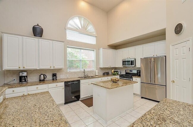 Building Photo - 1306 Ventura Canyon Dr