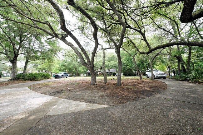 Building Photo - Updated 4 bedroom home in Bluewater Bay!
