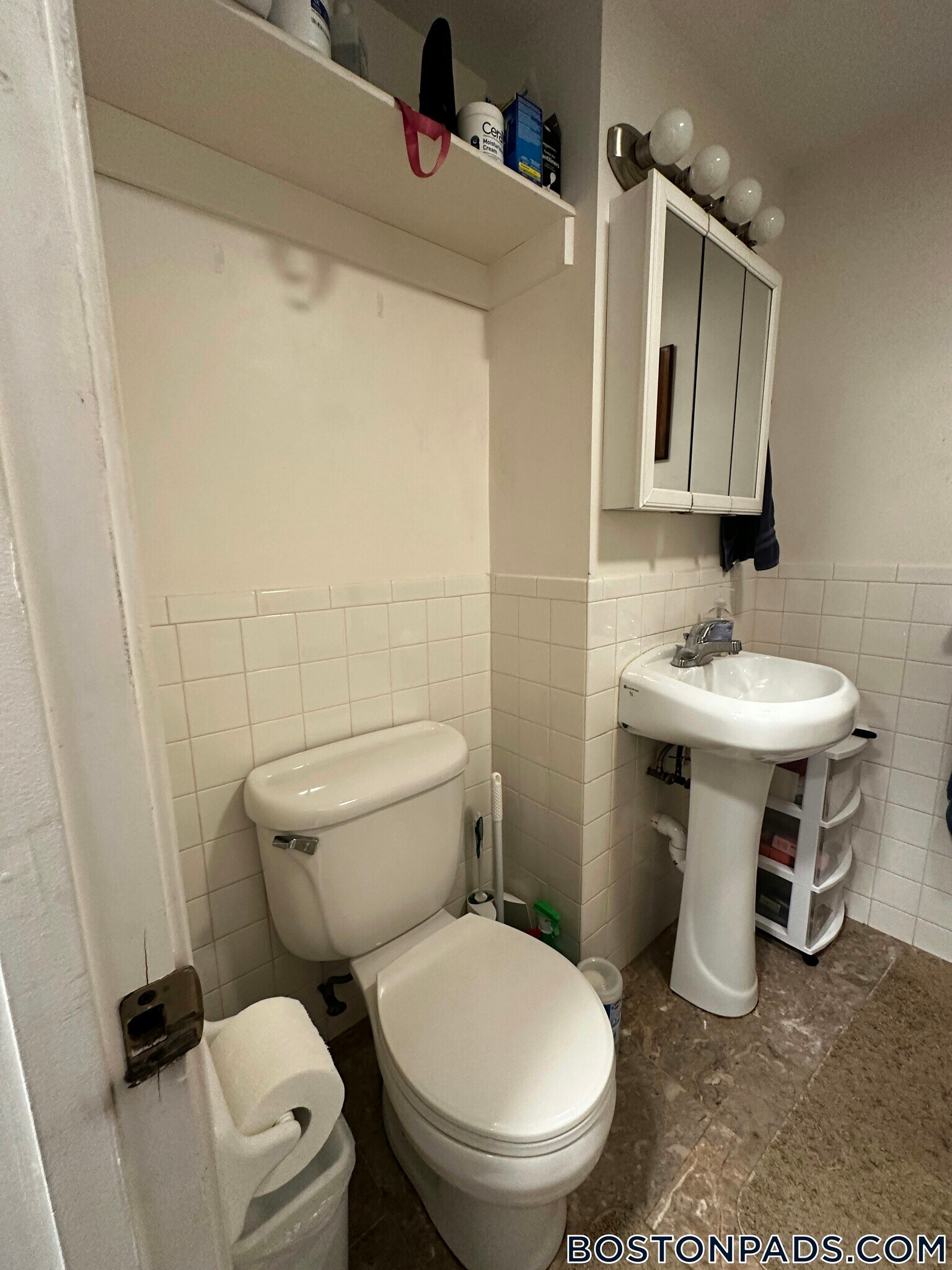 Building Photo - 140 Kenrick St