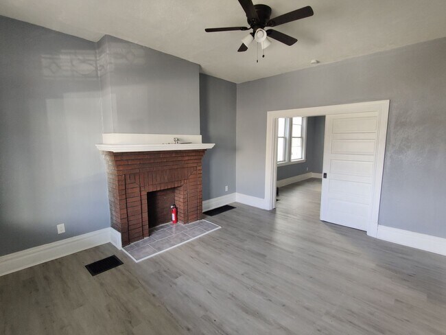 Building Photo - 121 Cohassett St