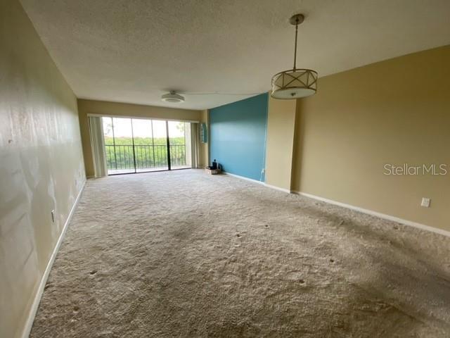 Building Photo - 3300 Cove Cay Dr