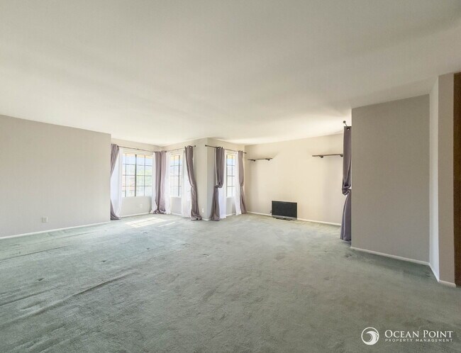 Building Photo - 4 Bedroom Home for Rent in Moorpark!