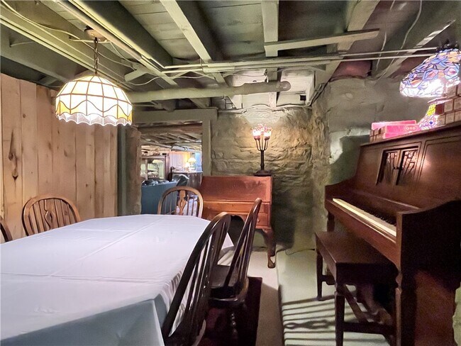 Building Photo - 42 Lake St