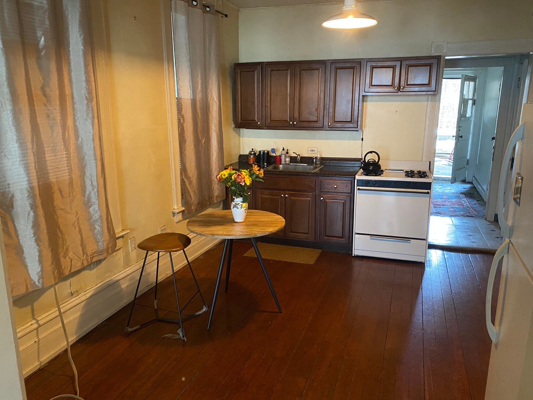 Building Photo - 2122 N Clifton Ave