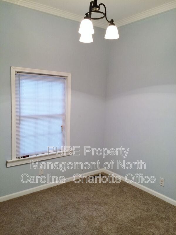 Building Photo - 179 Booker Dr SW
