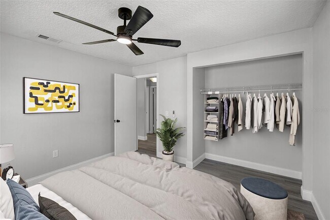 Building Photo - 2105 9th St NE