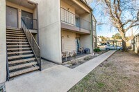 Building Photo - Lock and go GATED COMMUNITY near the night life in Addison. 2br/1ba Condo!