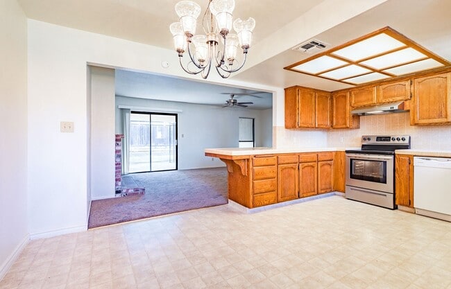 Building Photo - Clovis Home for Rent
