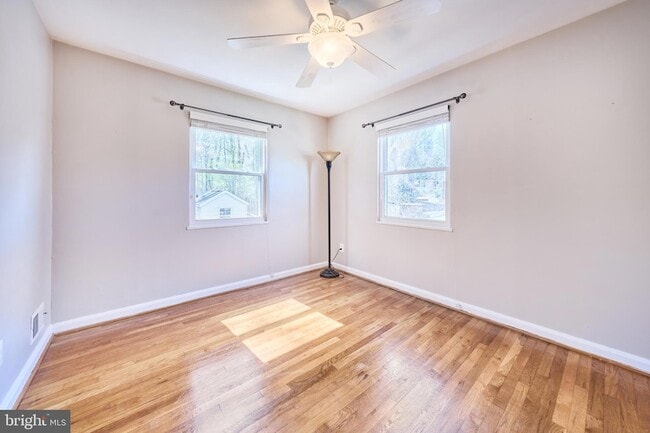 Building Photo - 2319 Riverview Terrace