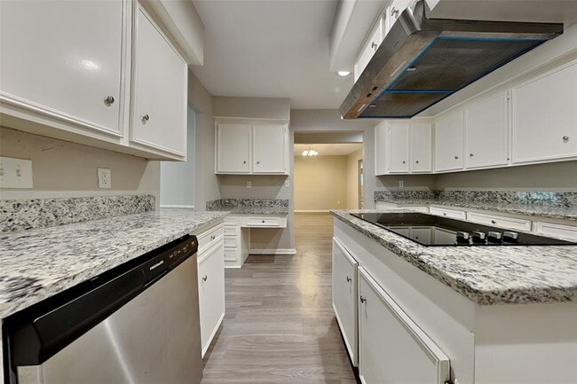 Building Photo - 2318 Turtle Creek Dr