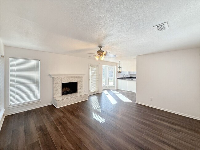 Building Photo - 1713 River Birch Dr