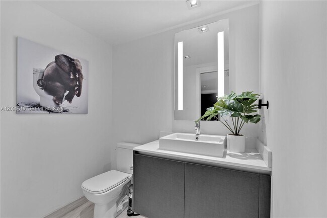 Building Photo - 1451 Brickell Ave