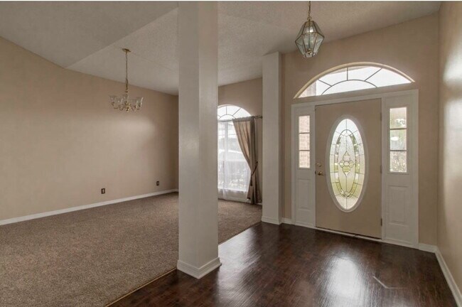 Building Photo - 3514 Farrington Ct
