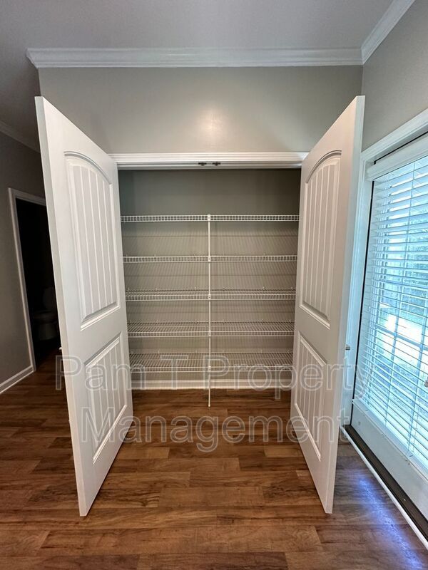 Building Photo - 106 Sonata Cir