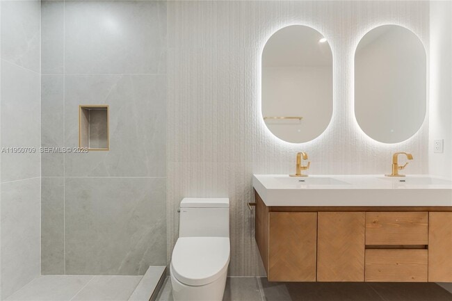 Building Photo - 3410 NW 13th Ave