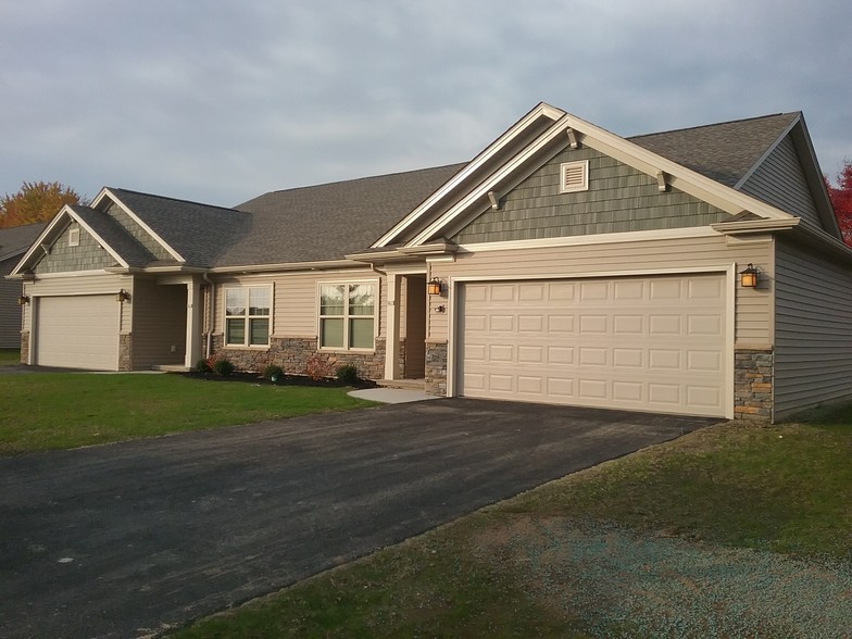 Primary Photo - Sherwood Meadows Apartments & Townhomes