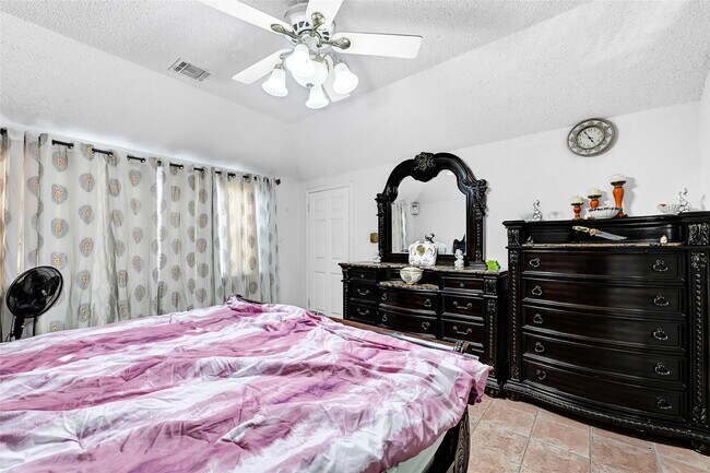 Building Photo - 13523 Pasa Robles Ln