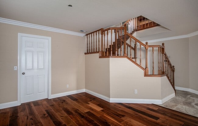 Building Photo - Beautiful 4 Bedroom Home on Cul-de-sac