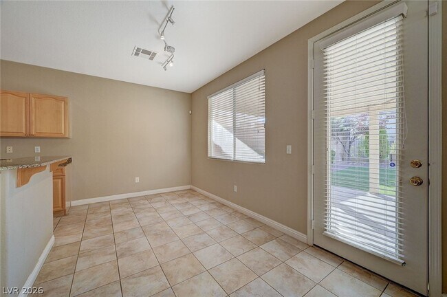 Building Photo - 121 Standing Stone St