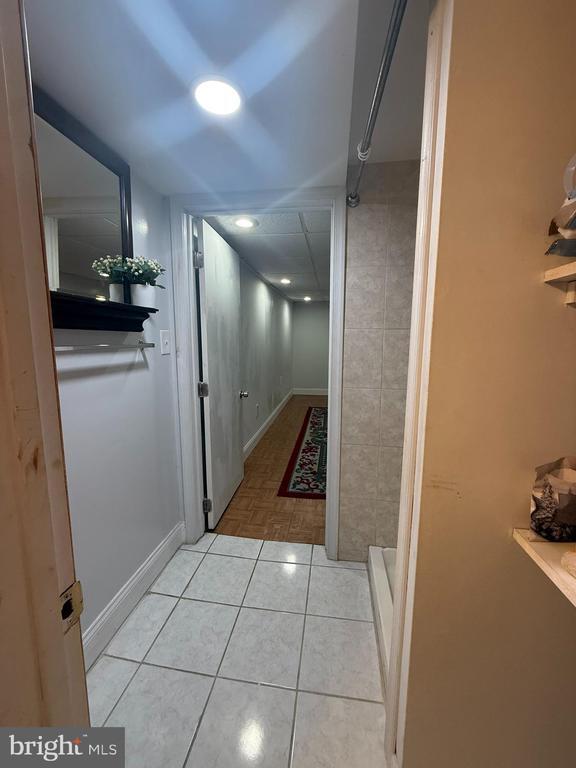 Building Photo - 7547 Beverly Rd