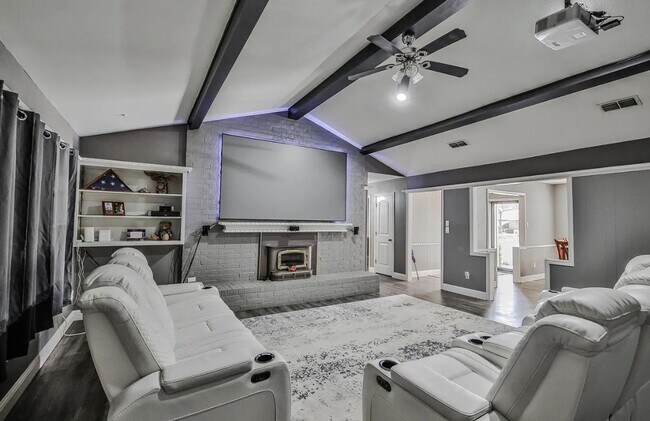 Building Photo - So many Amenities!