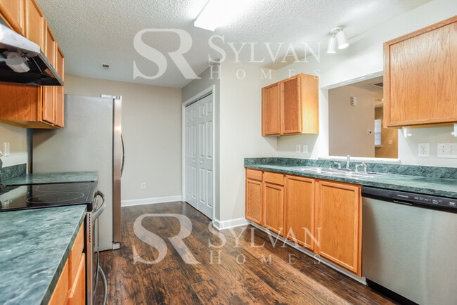 Building Photo - Carve Out a Great Life Here!