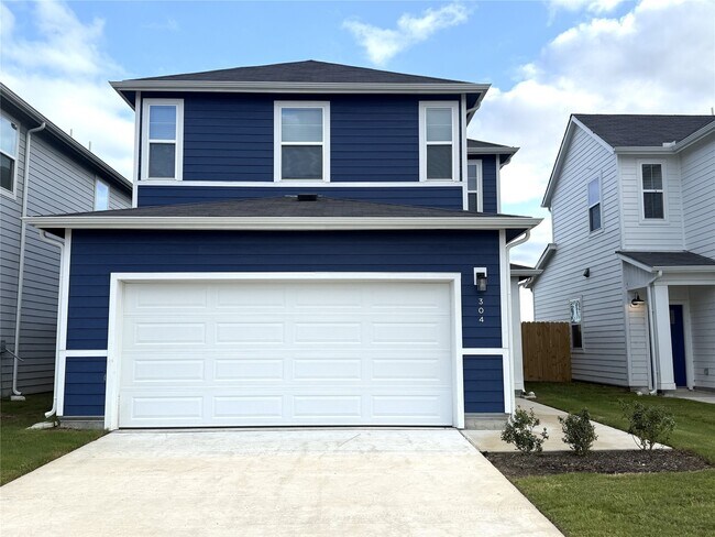 Building Photo - 407 Waller Ln