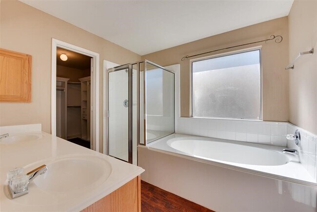 Building Photo - 6611 Amberfield Ln