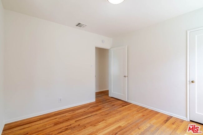 Building Photo - 4950 Newcastle Ave