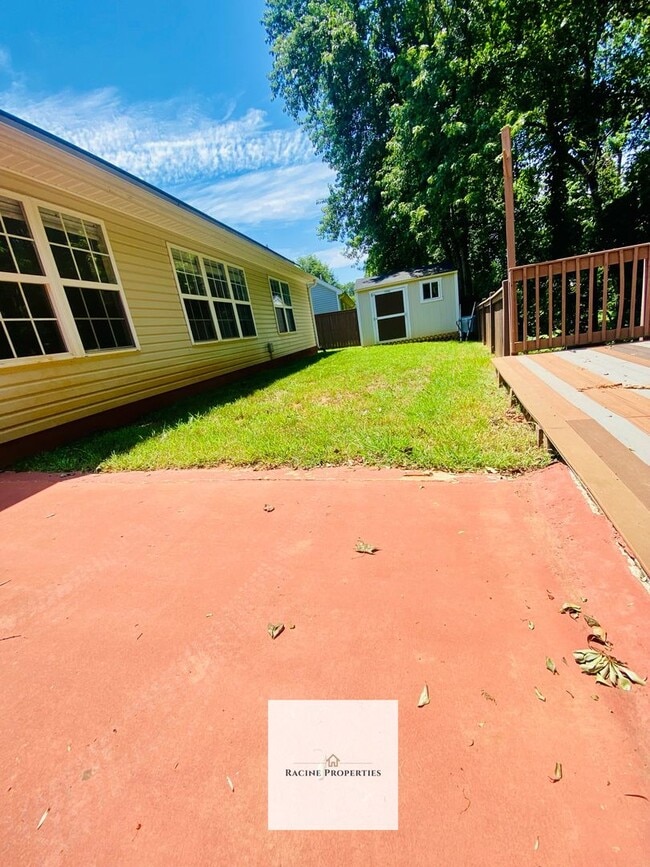 Building Photo - Charming Home in the Heart of Greenville