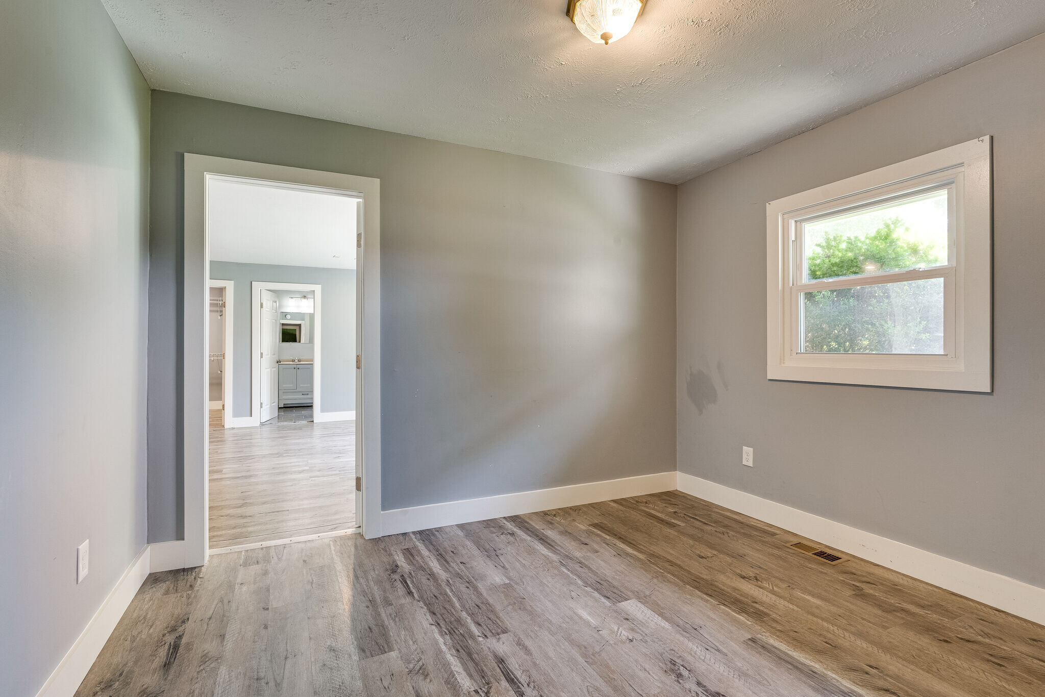 Building Photo - 279 Stones River Rd