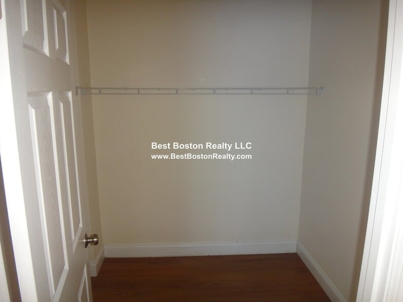 Building Photo - 50 Craigie St