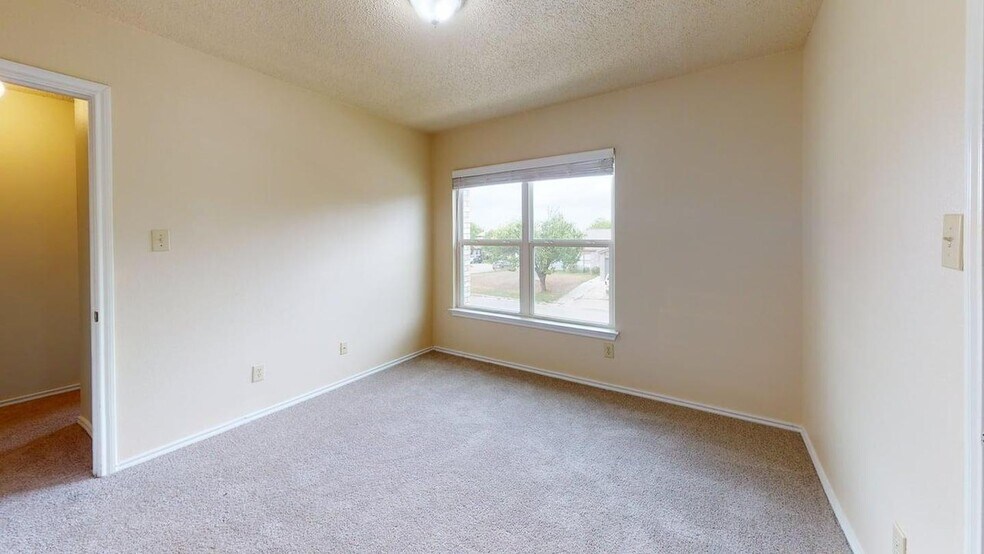 Building Photo - Charming 7-Bedroom Home in a Prime San Antonio Location!
