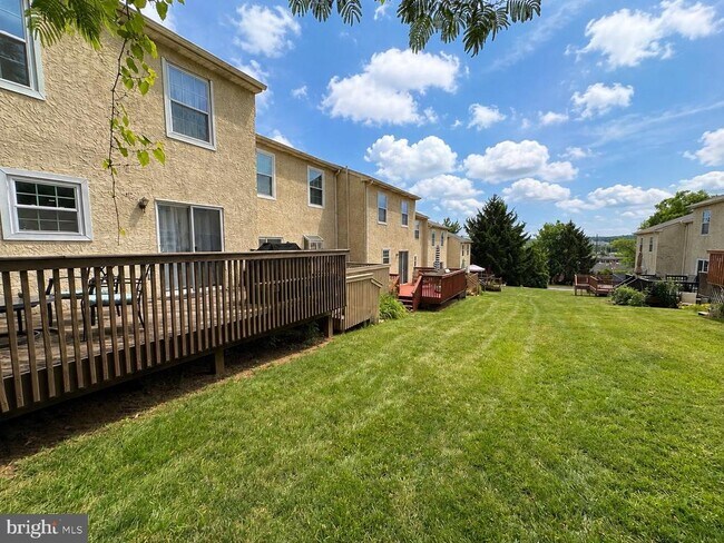 Building Photo - 618 Coates Ln